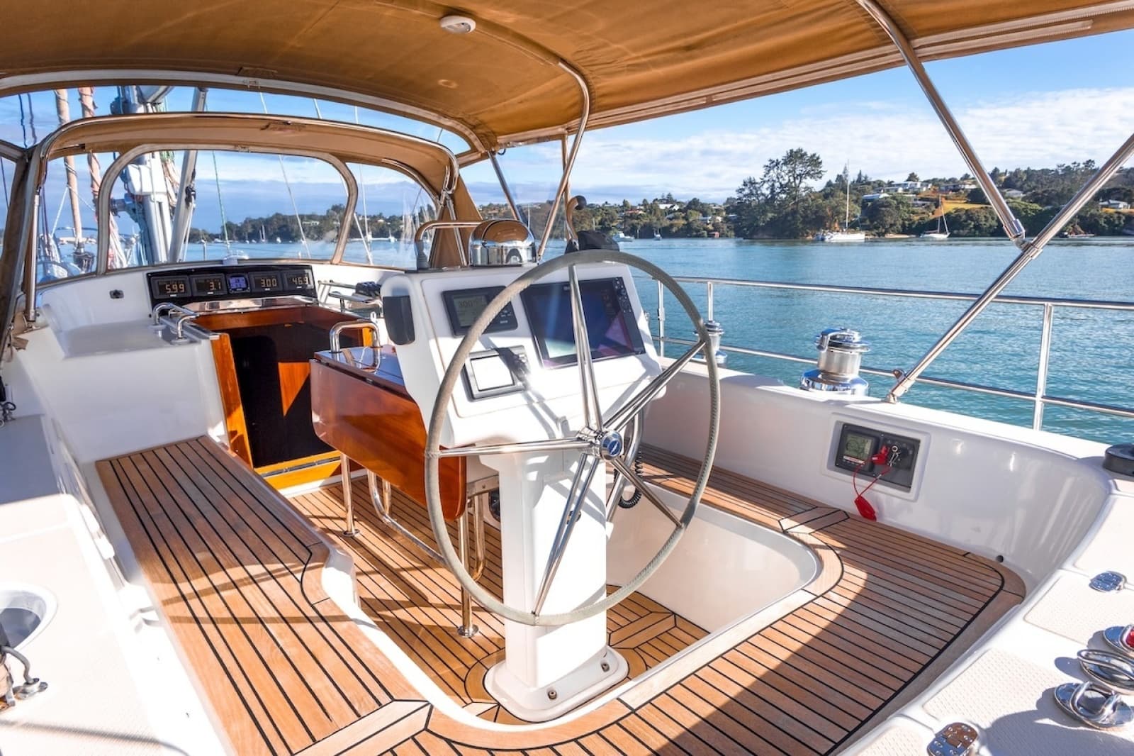 2012 Hylas 56