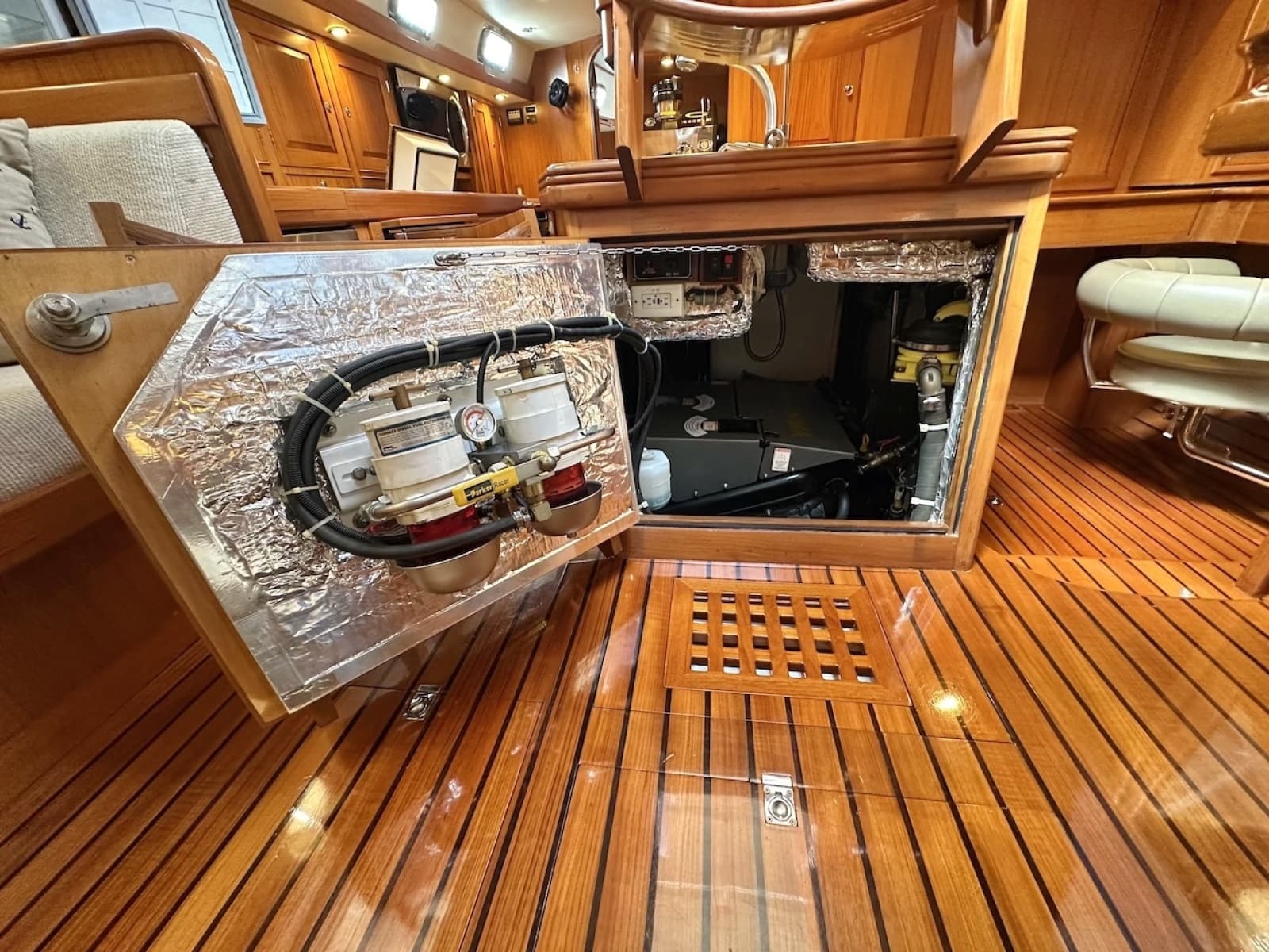 2012 Hylas 56