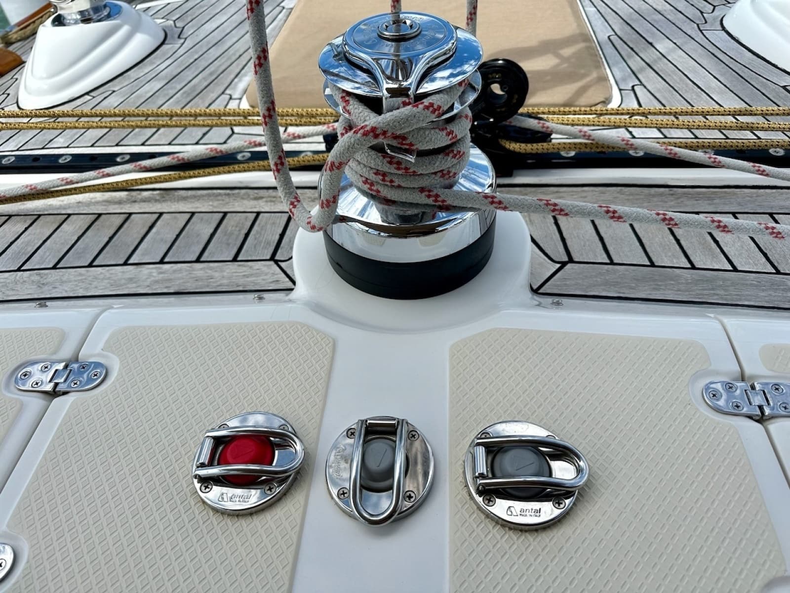 2012 Hylas 56