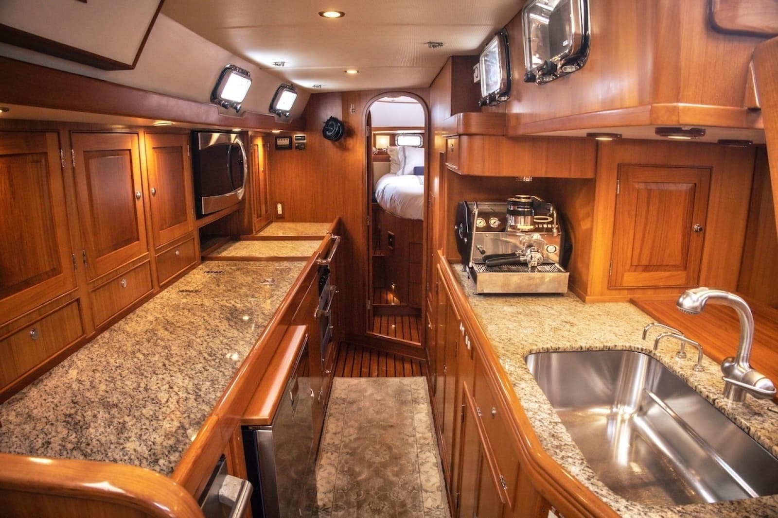2012 Hylas 56
