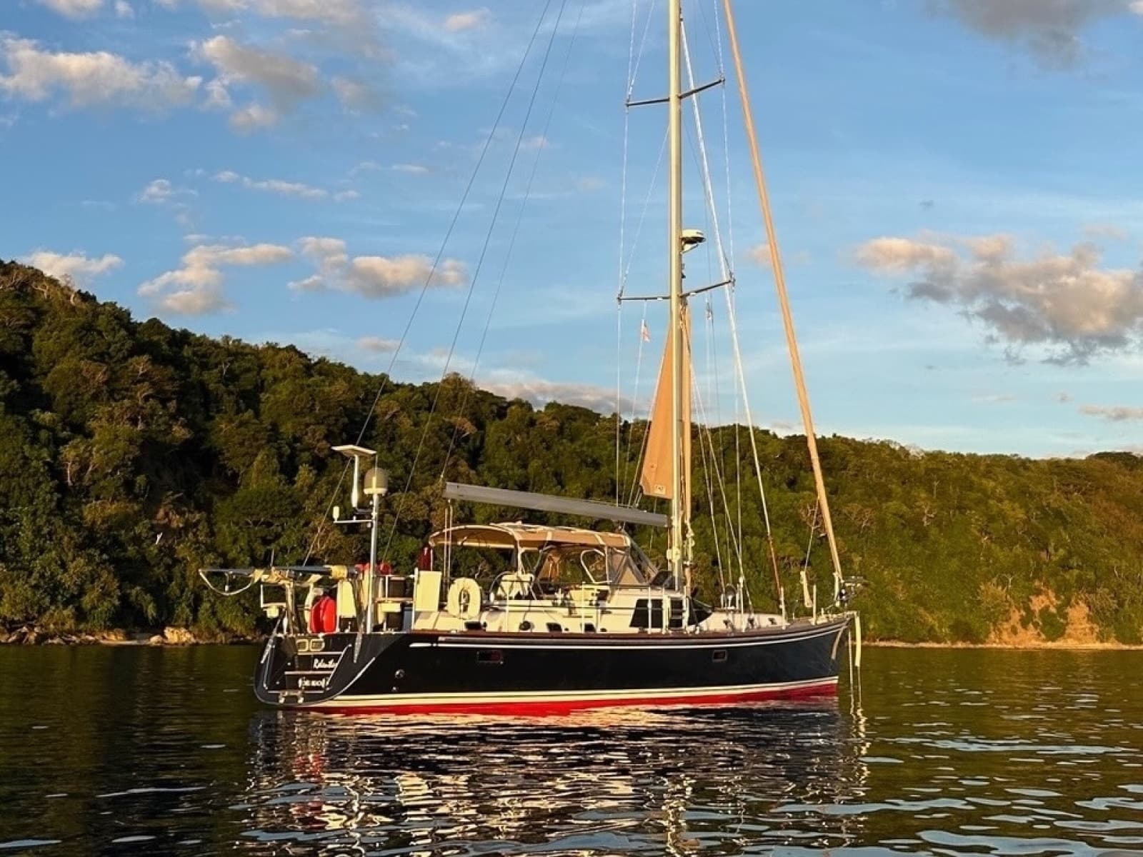 2012 Hylas 56