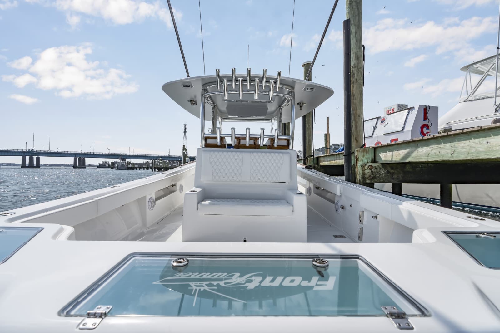 2026 Front Runner 39 Center Console