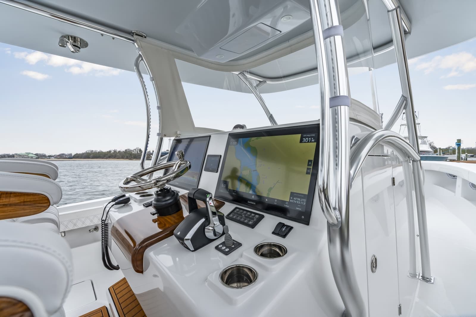 2026 Front Runner 39 Center Console