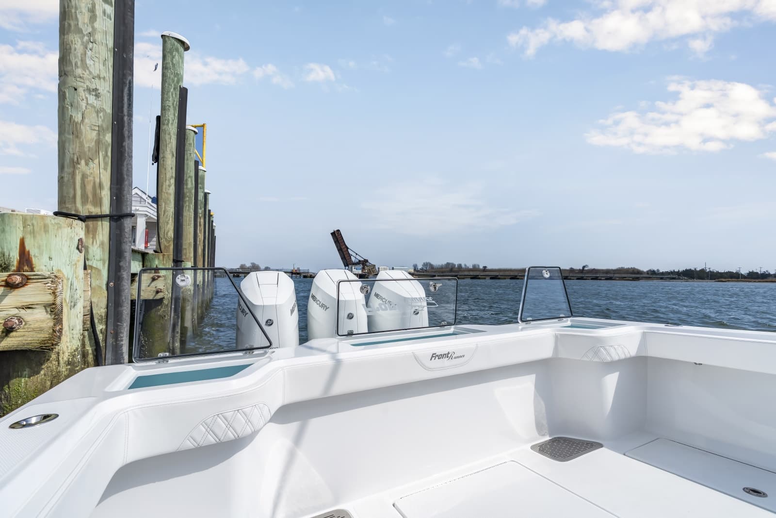 2026 Front Runner 39 Center Console