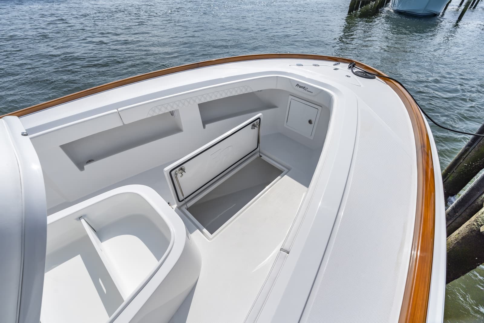 2026 Front Runner 39 Center Console