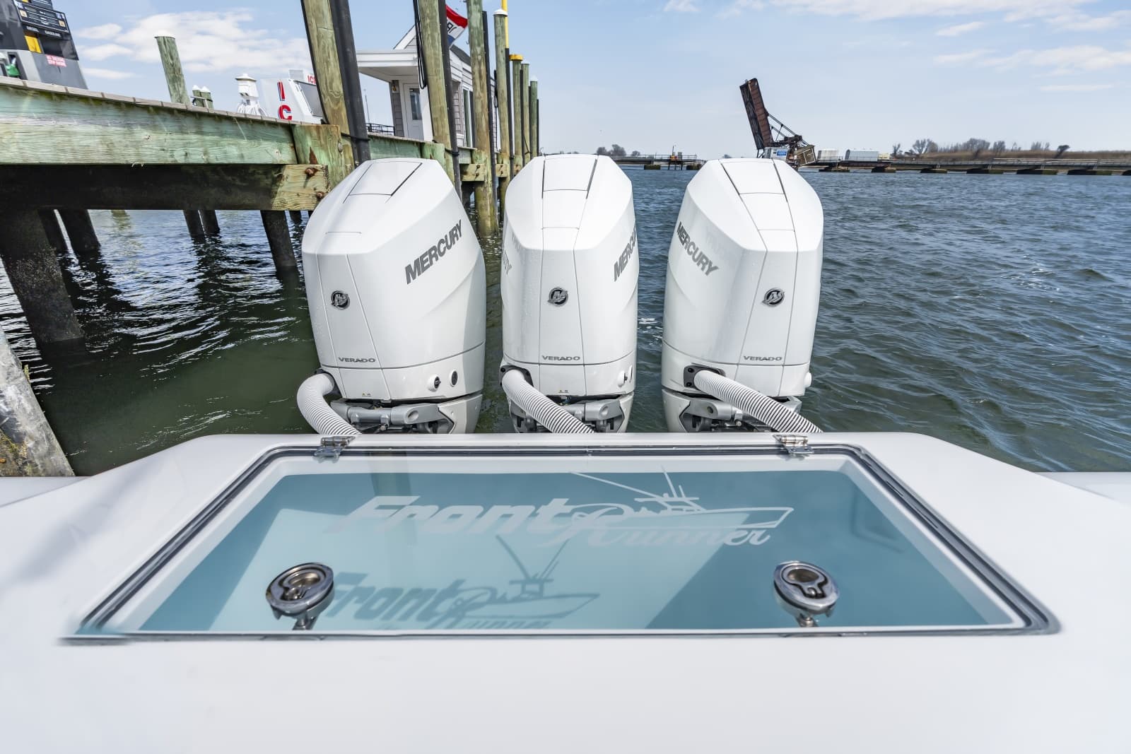 2026 Front Runner 39 Center Console