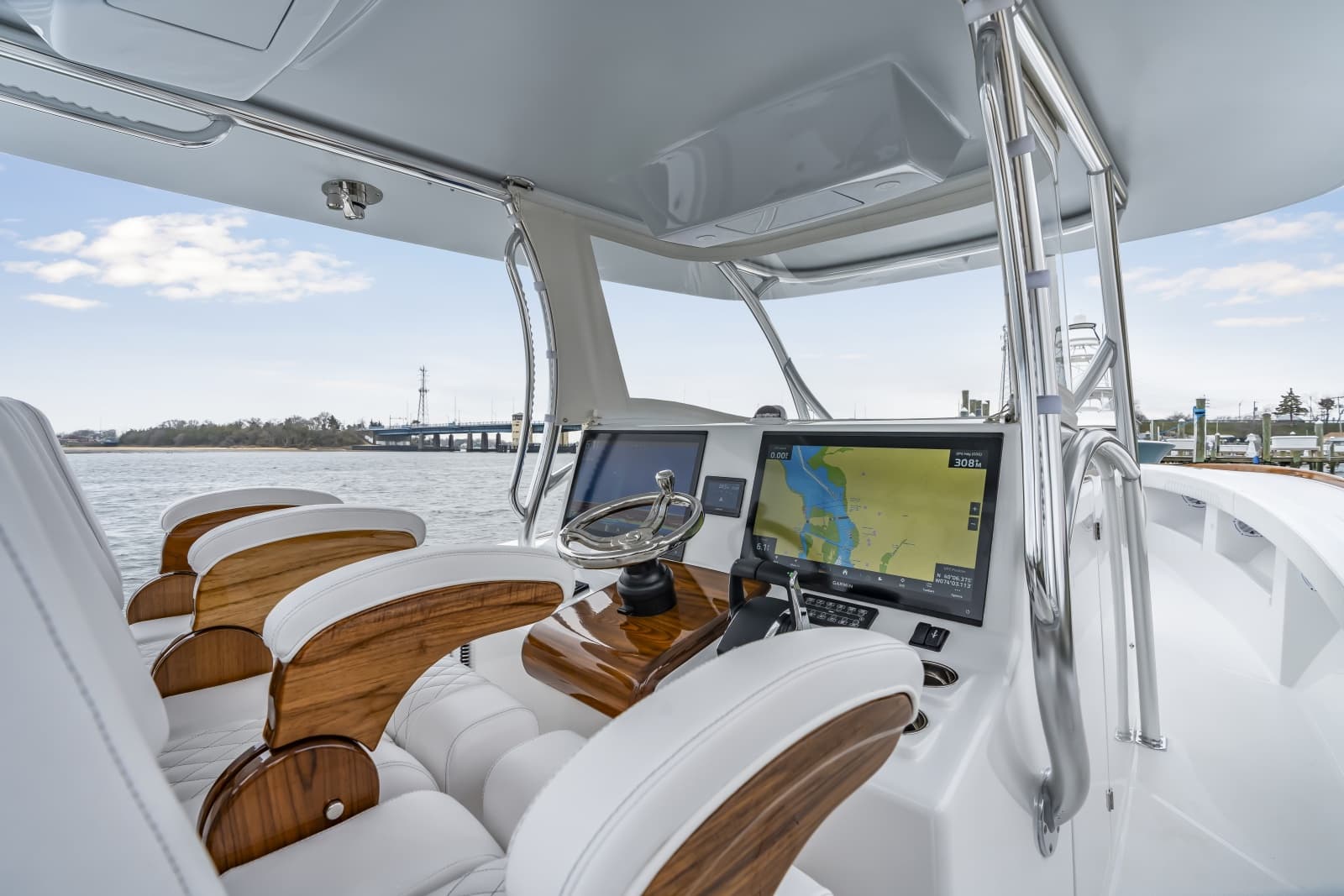 2026 Front Runner 39 Center Console