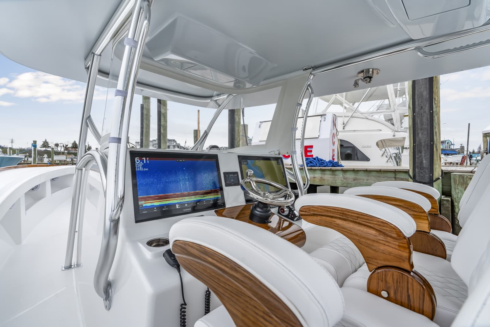 2026 Front Runner 39 Center Console