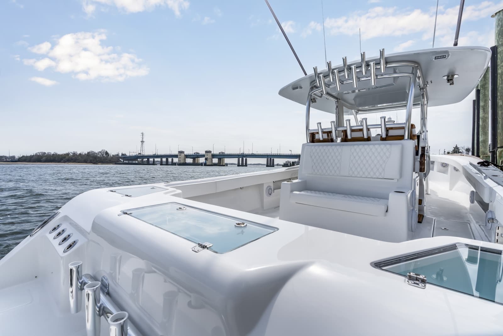 2026 Front Runner 39 Center Console