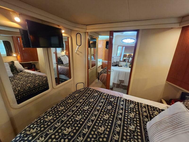 1999 Sea Ray 420 Aft Cabin