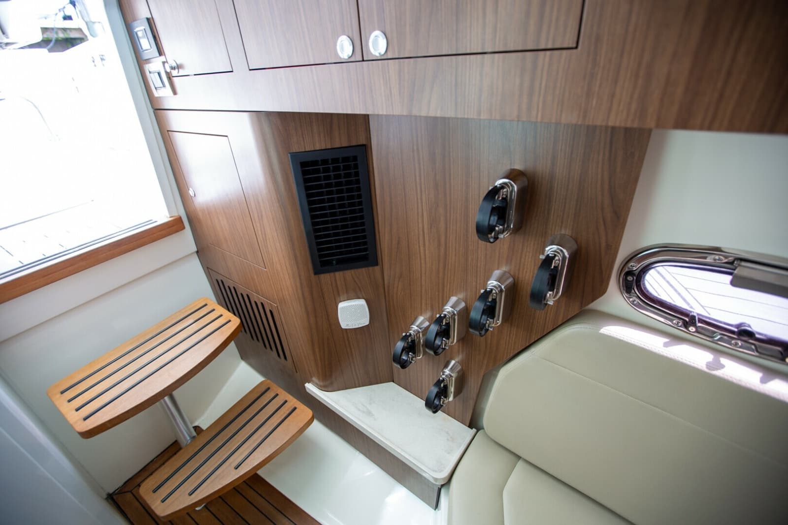 2019 Boston Whaler 380 Outrage