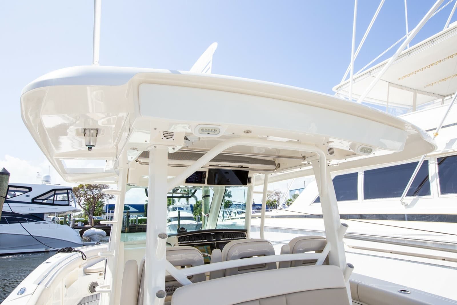 2019 Boston Whaler 380 Outrage