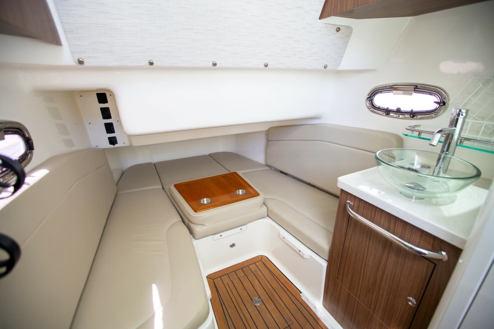 2019 Boston Whaler 380 Outrage