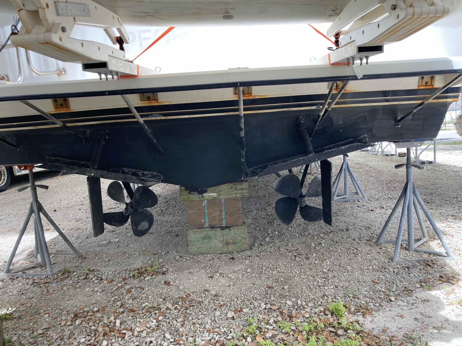 1989 Carver 3807