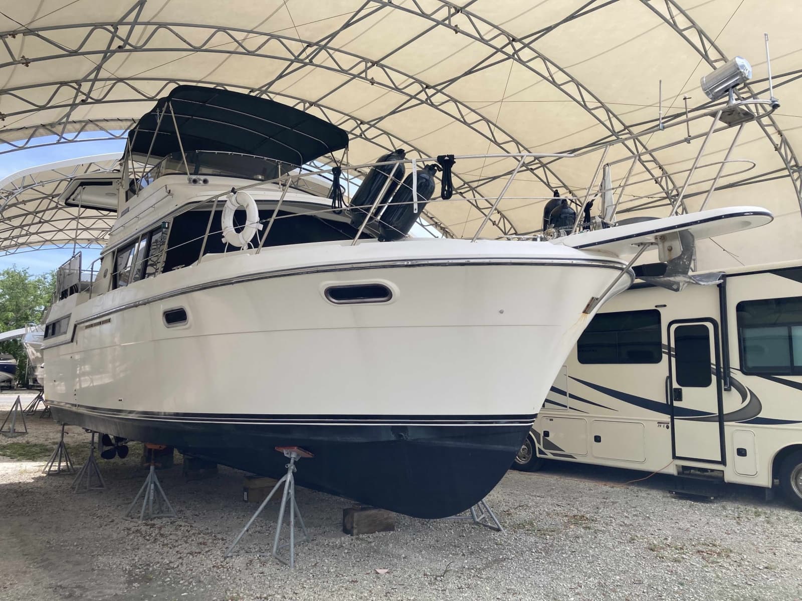 1989 Carver 3807