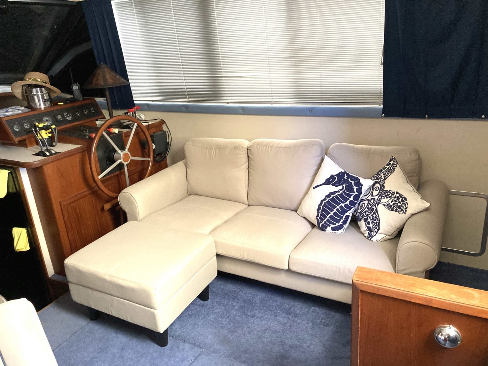 1989 Carver 3807