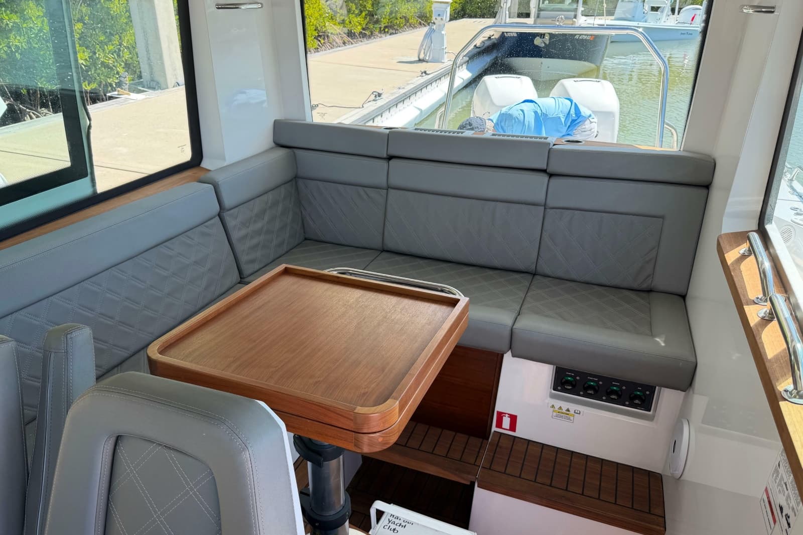 2018 Axopar 37 Cabin