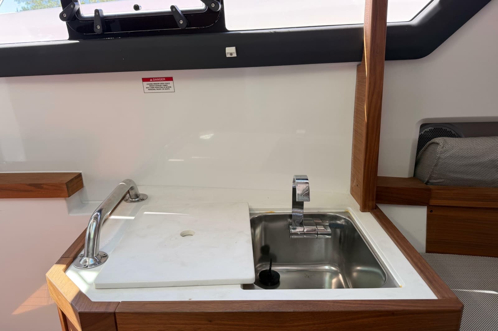 2018 Axopar 37 Cabin
