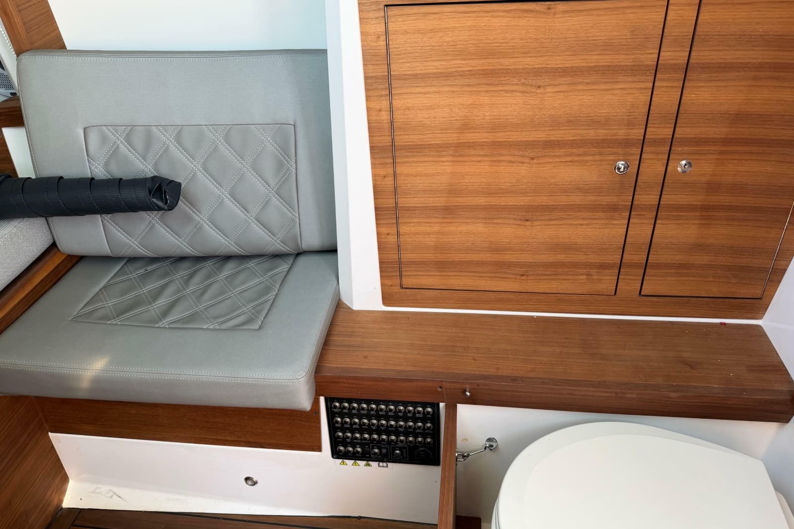 2018 Axopar 37 Cabin