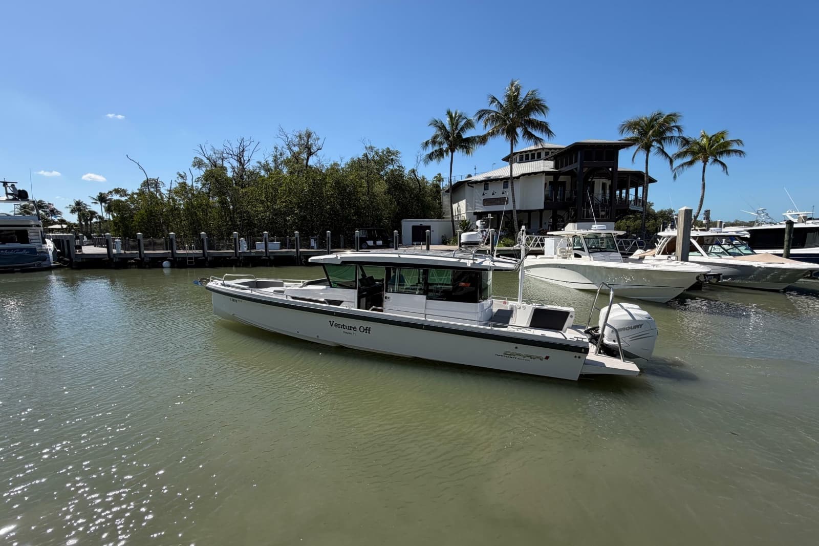 2018 Axopar 37 Cabin