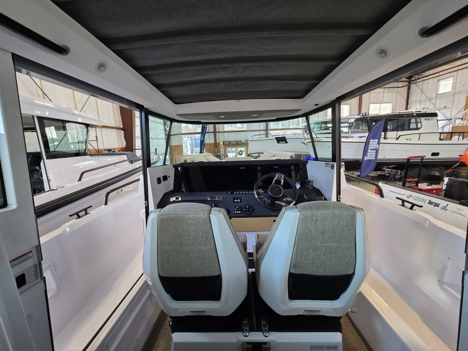 2027 Axopar Cross Cabin
