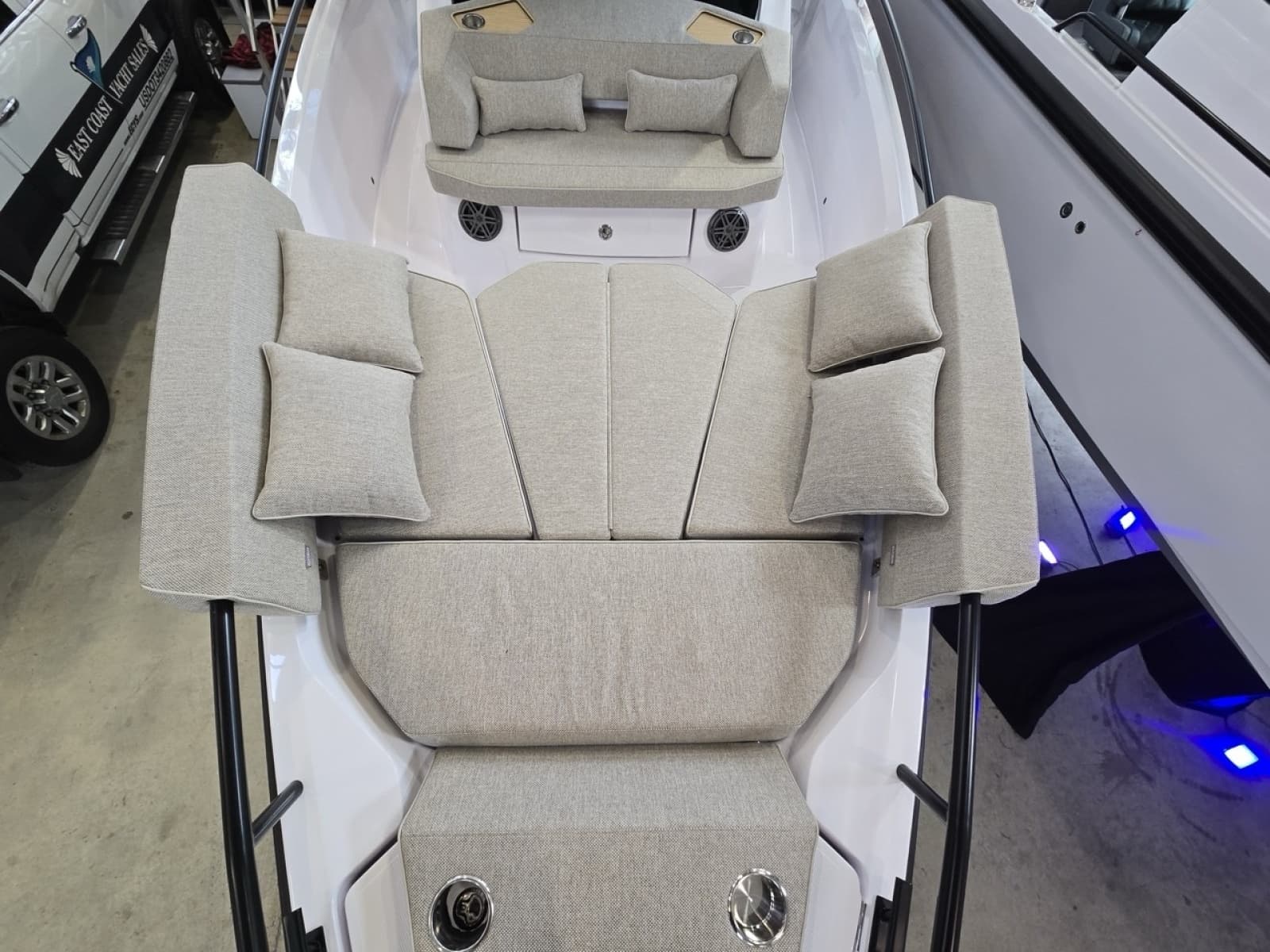 2027 Axopar Cross Cabin
