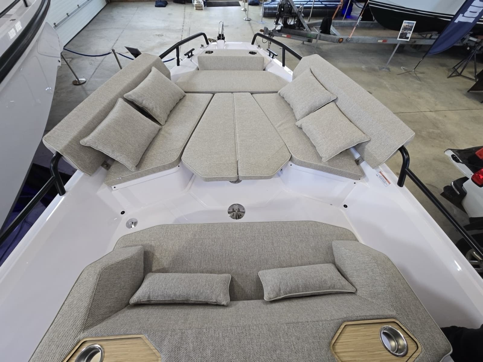 2027 Axopar Cross Cabin