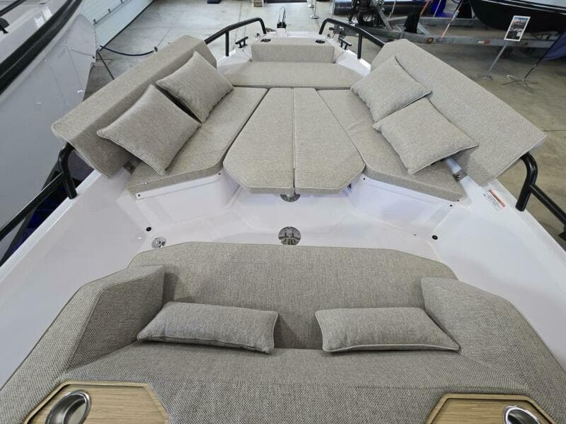2027 Axopar Cross Cabin