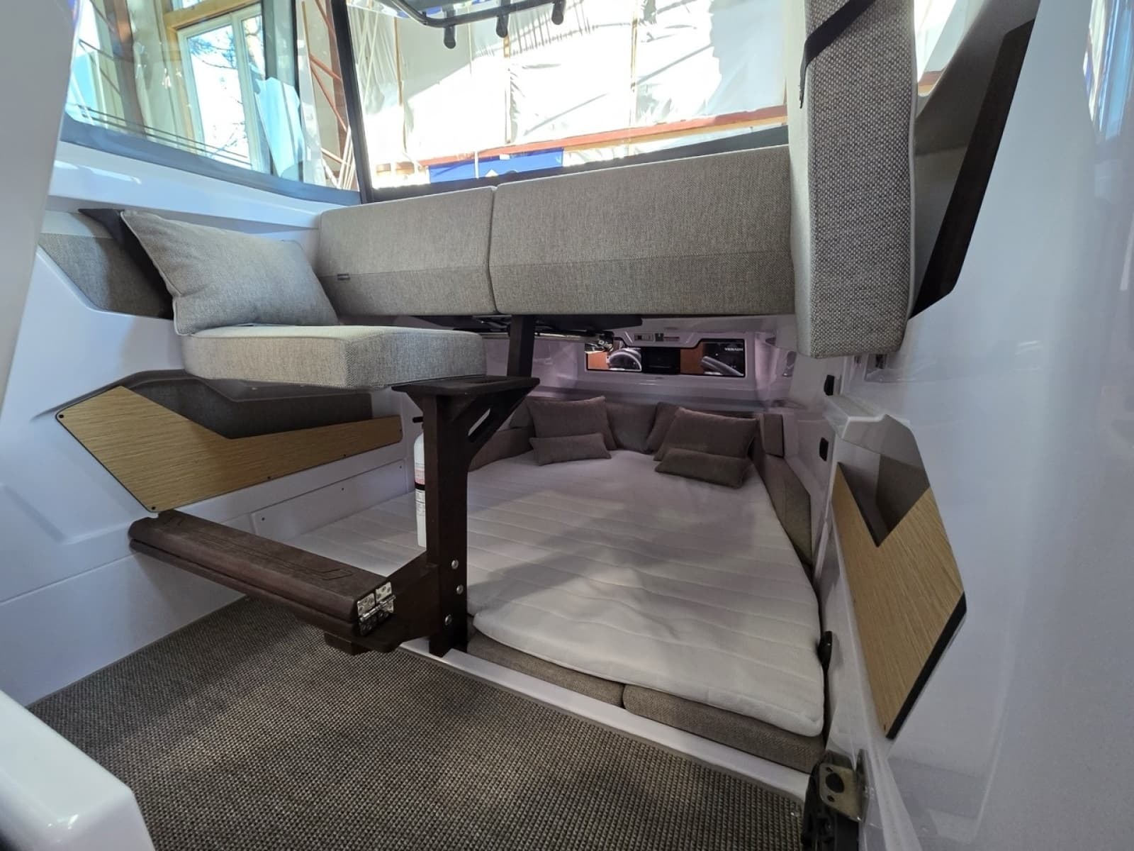 2027 Axopar Cross Cabin
