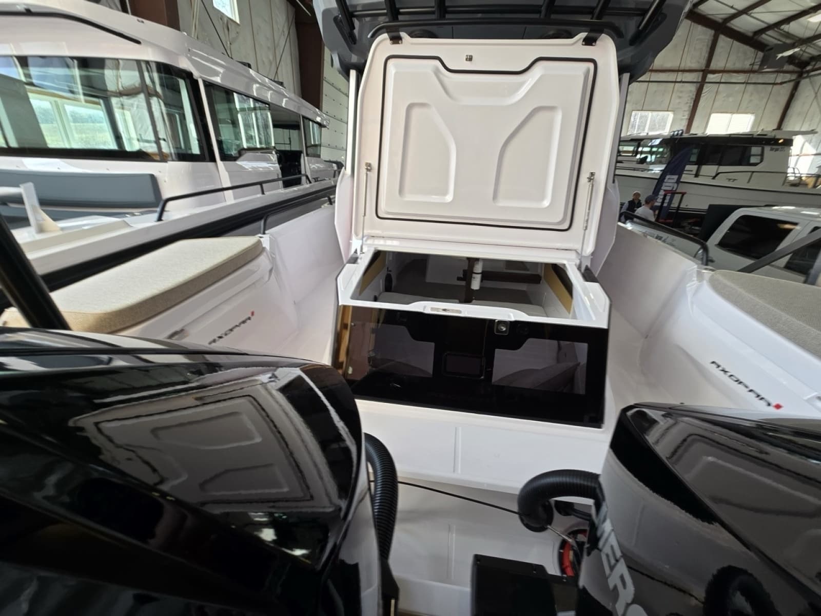 2027 Axopar Cross Cabin