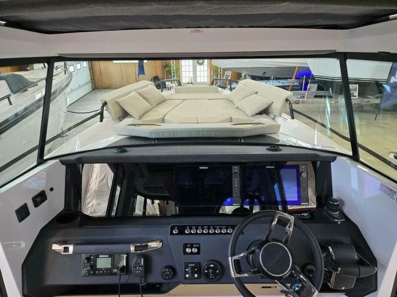 2027 Axopar Cross Cabin