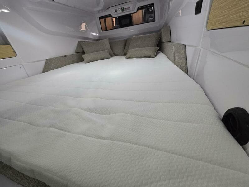 2027 Axopar Cross Cabin