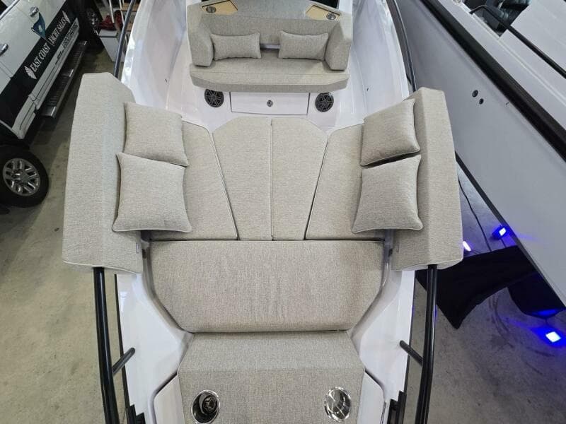 2027 Axopar Cross Cabin