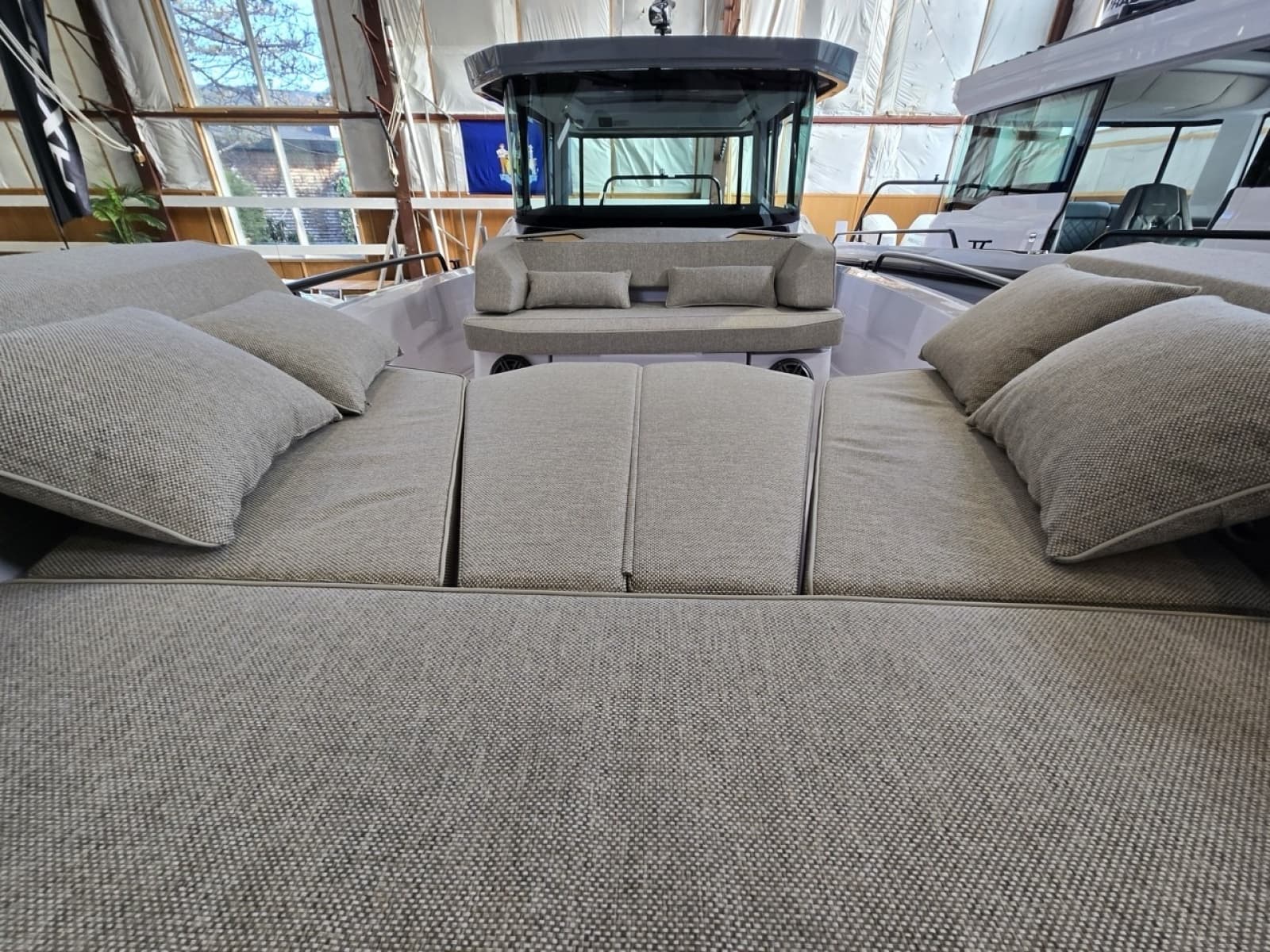 2027 Axopar Cross Cabin
