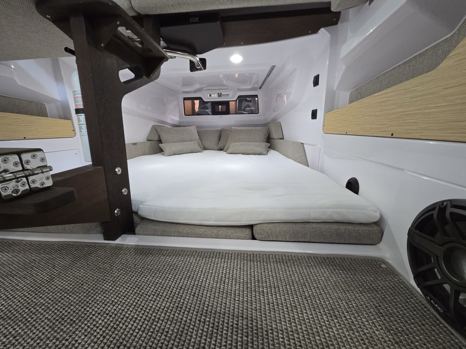 2027 Axopar Cross Cabin
