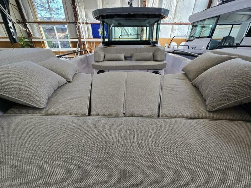 2027 Axopar Cross Cabin