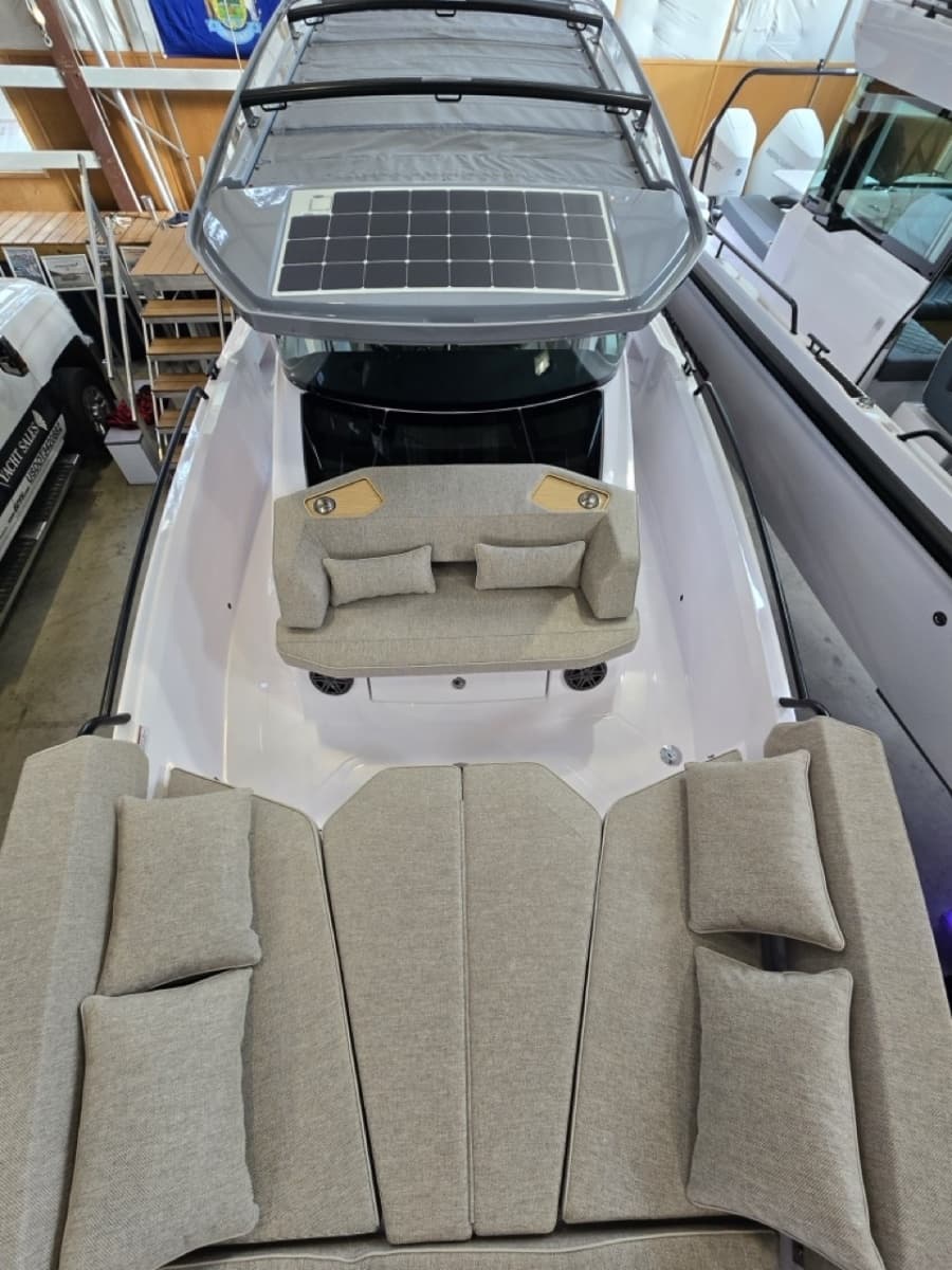2027 Axopar Cross Cabin