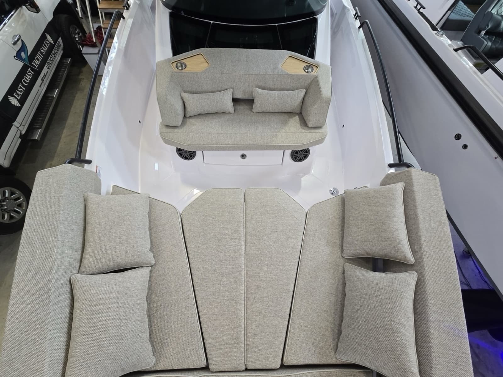 2027 Axopar Cross Cabin