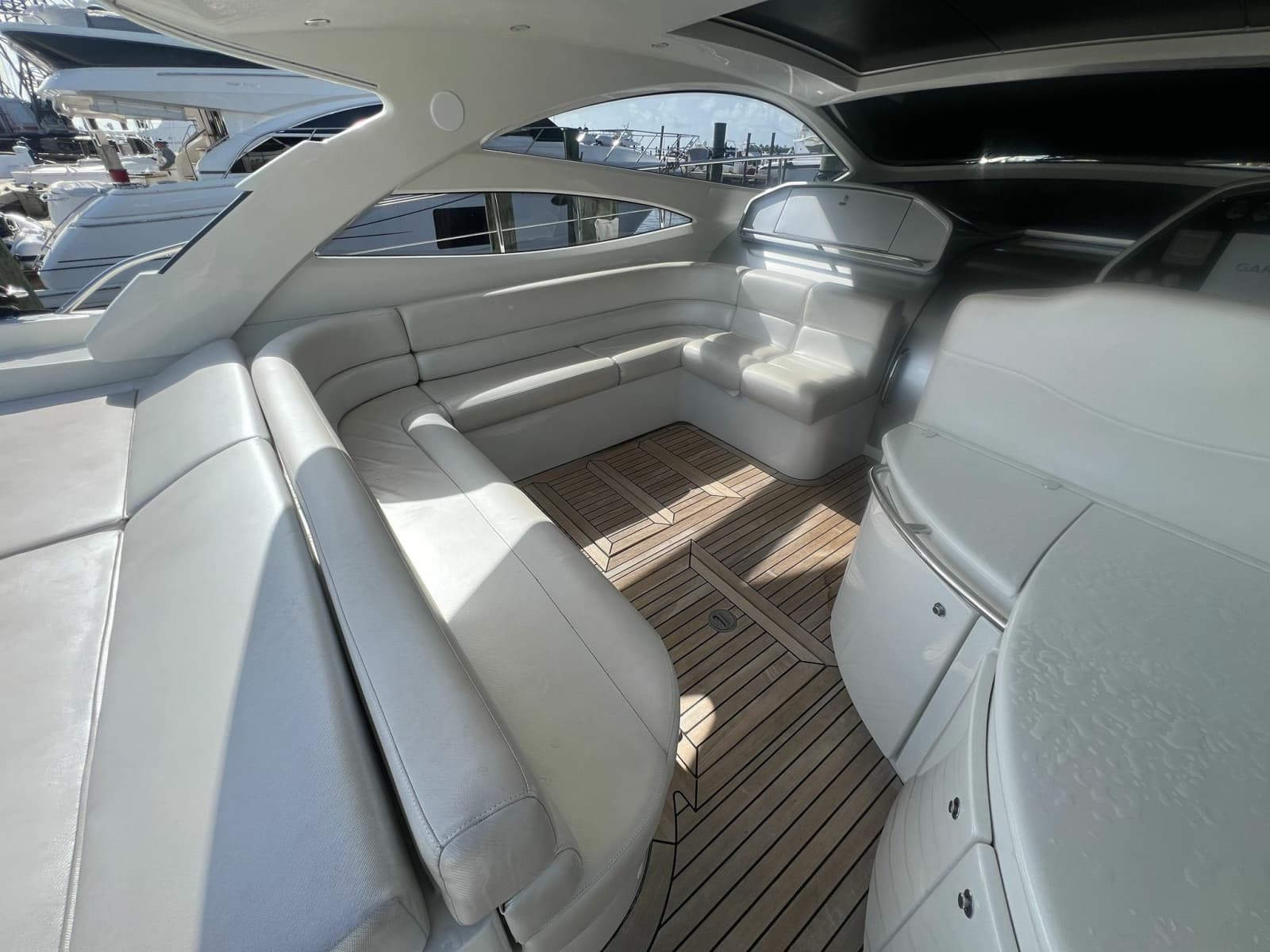 2006 Pershing 