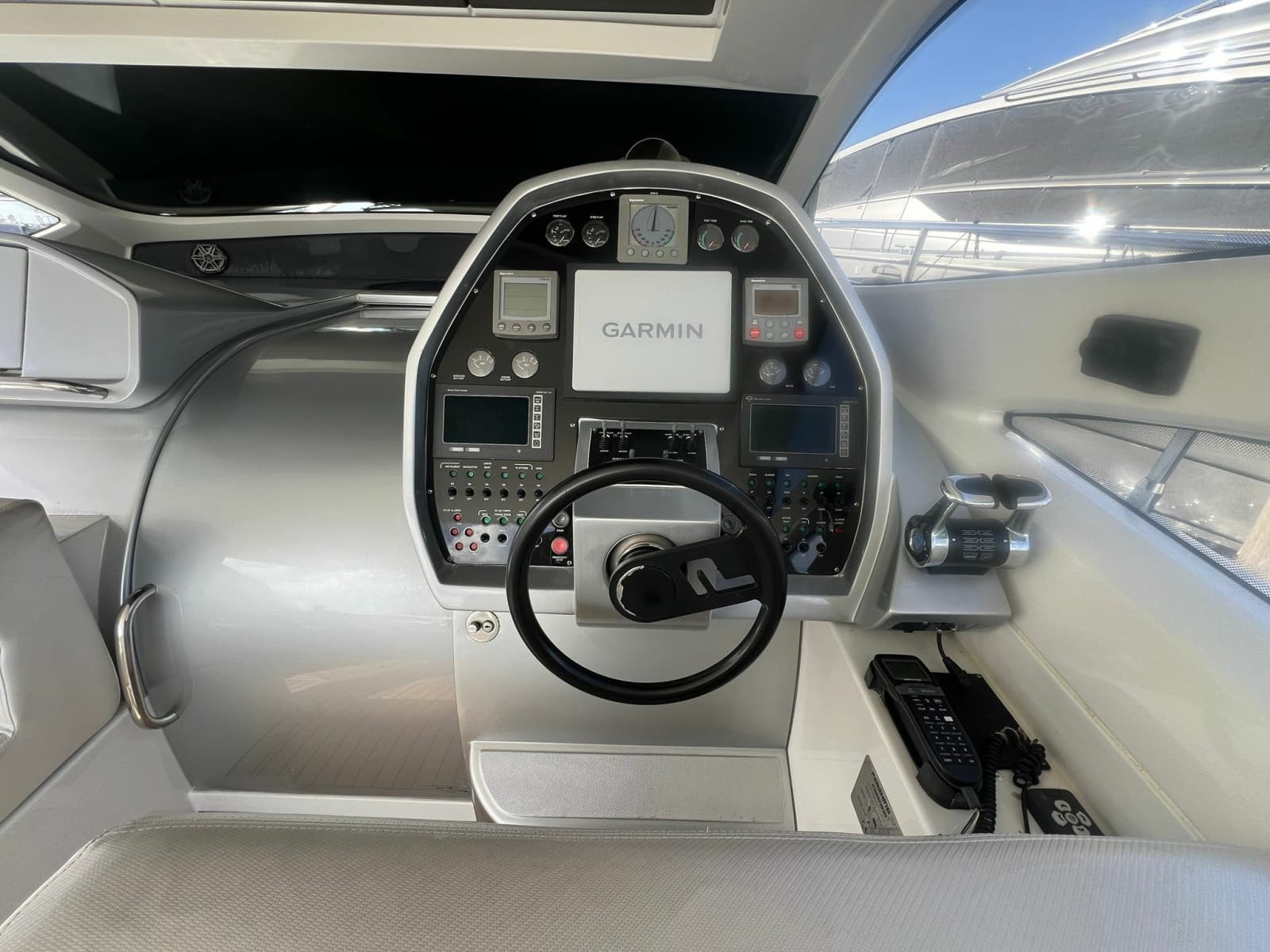 2006 Pershing 