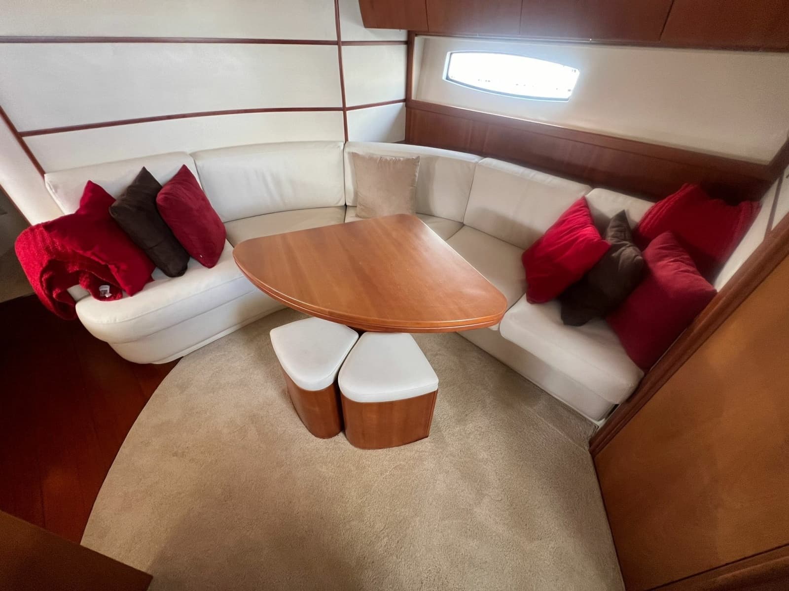 2006 Pershing 