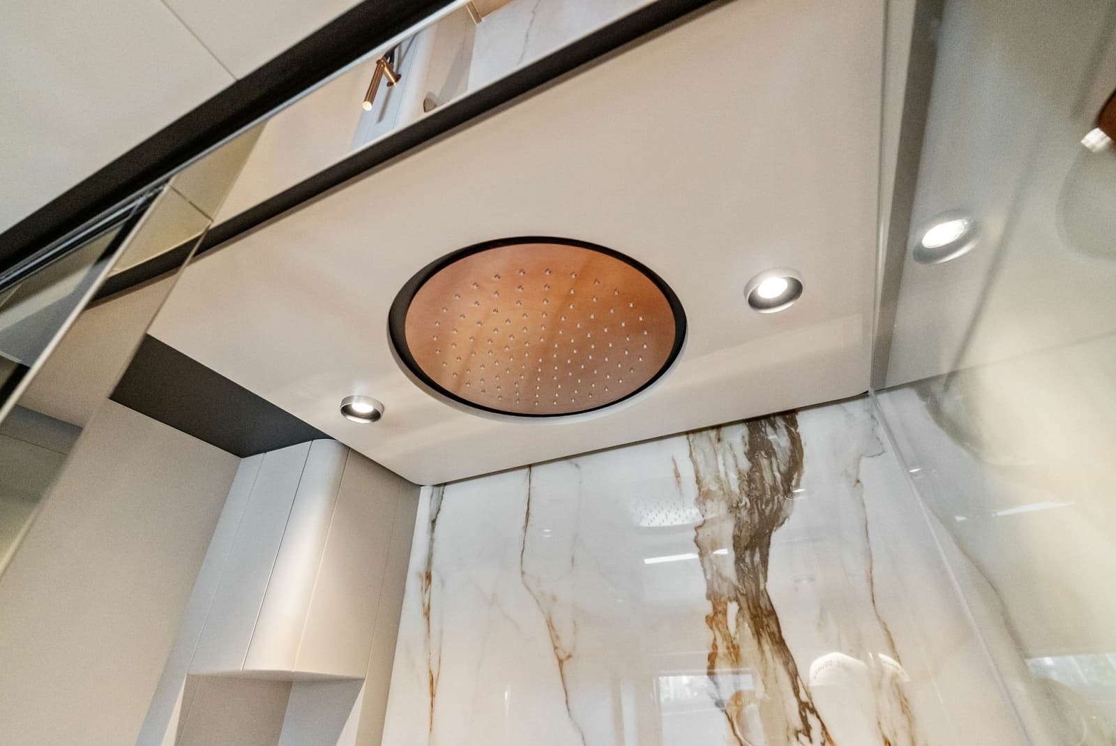 2023 Ferretti Yachts 860