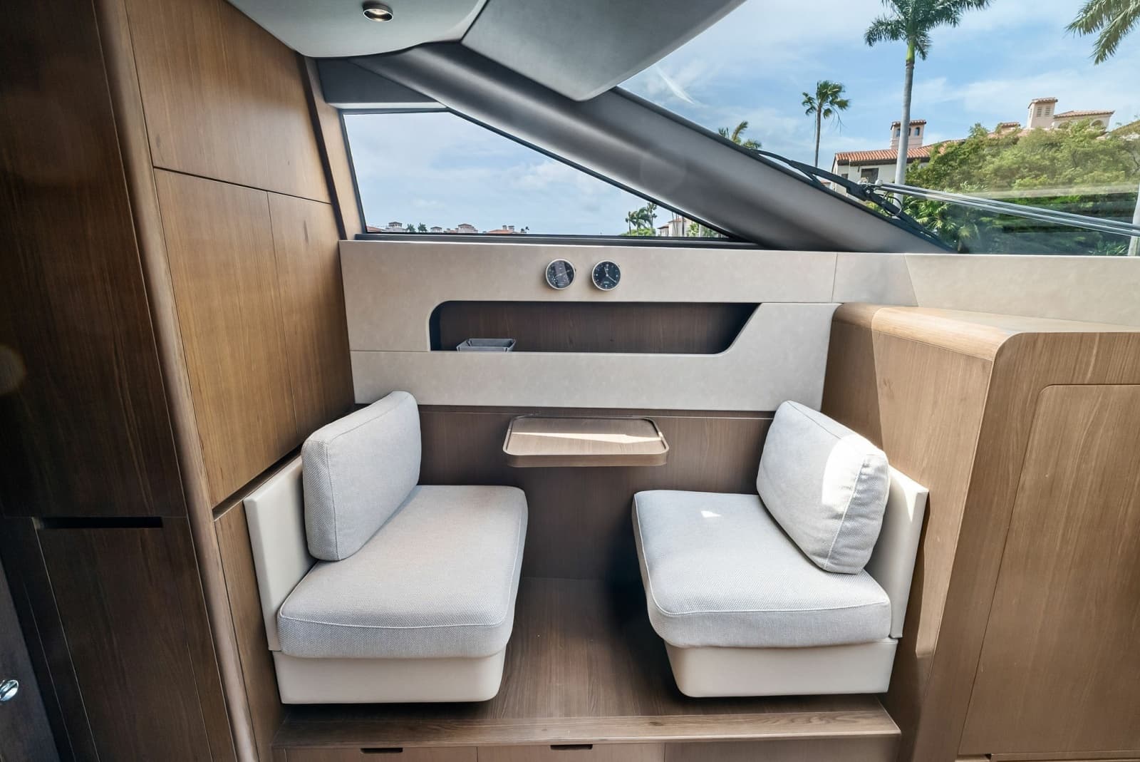 2023 Ferretti Yachts 860