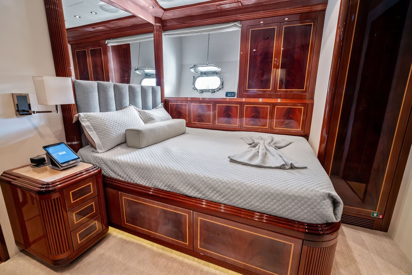 2005 Mangusta 130