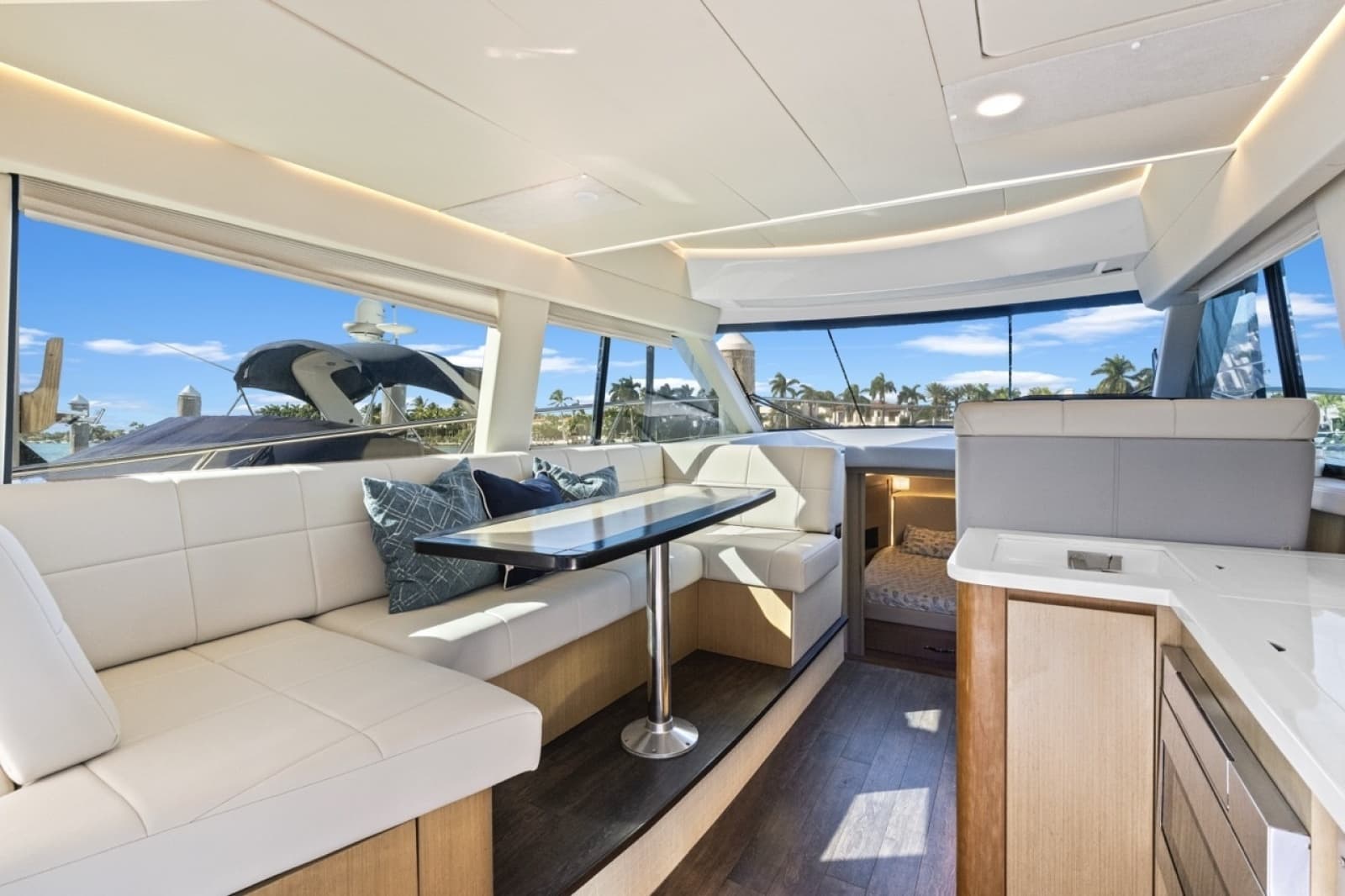 2020 Regal 42 Fly