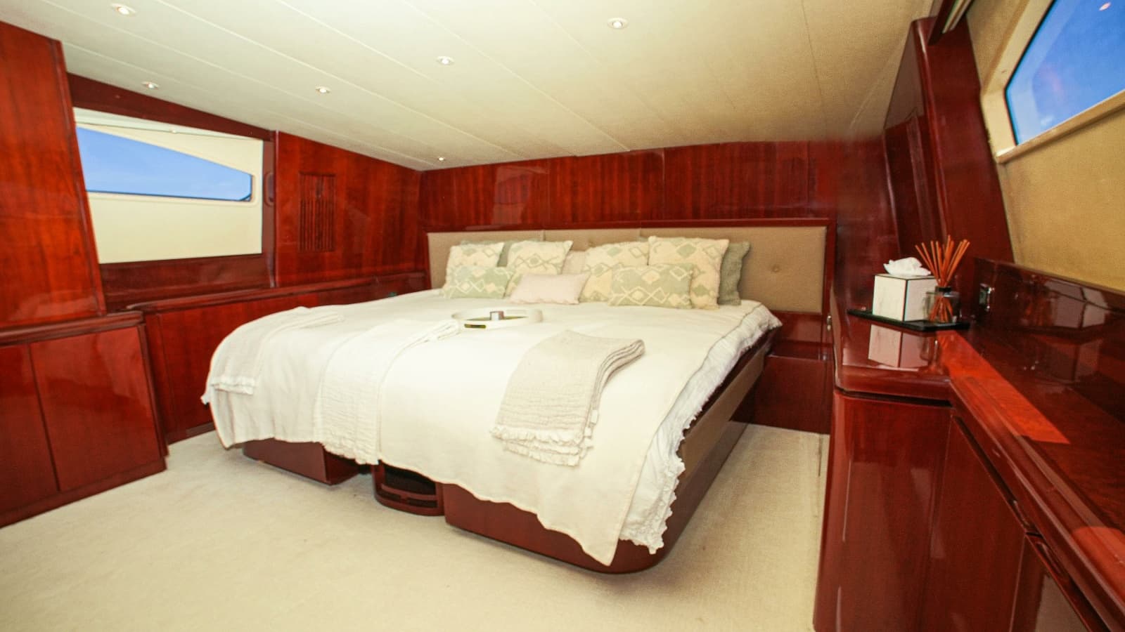 2005 Falcon Falcon 102 Flybridge