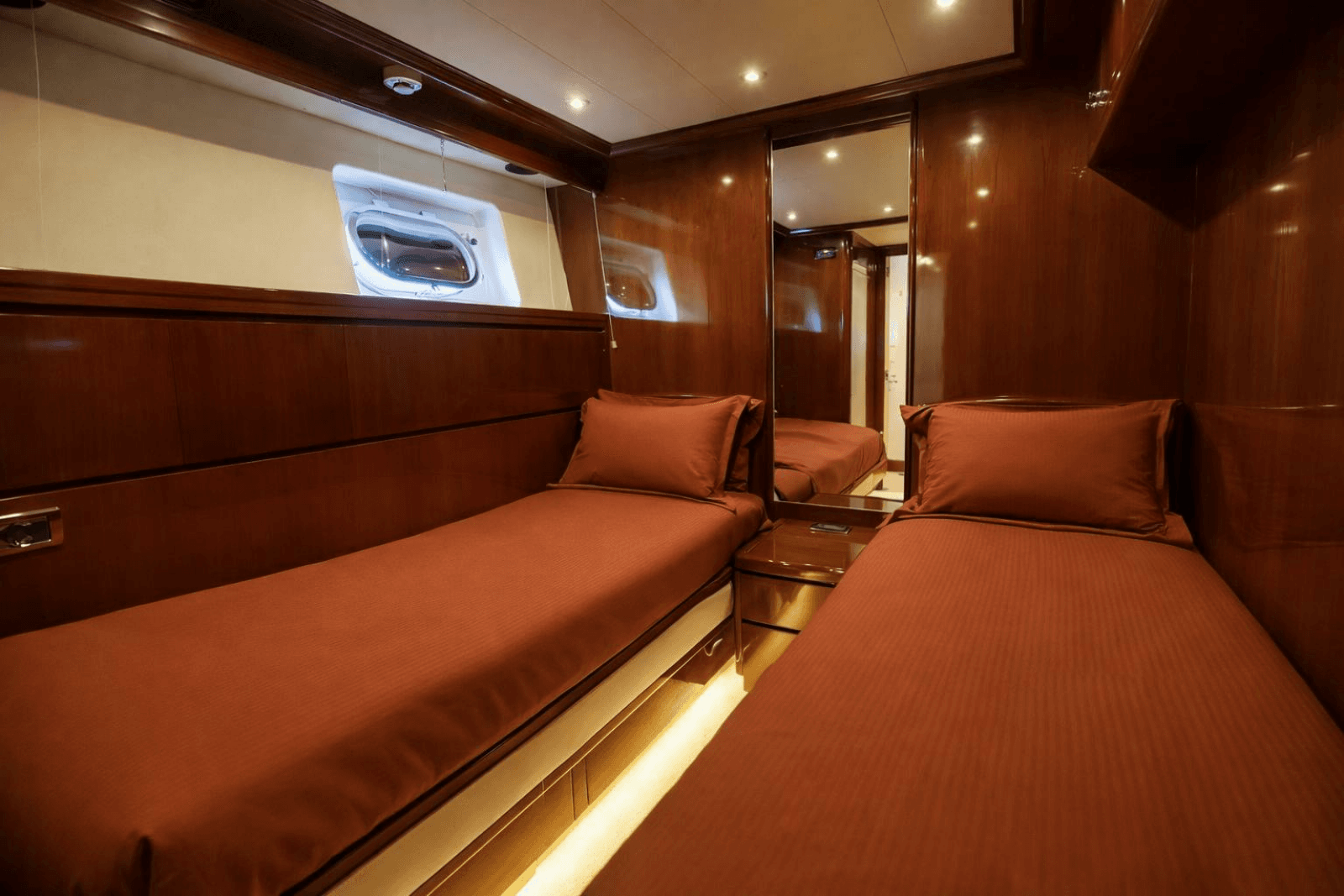 2005 Falcon Falcon 102 Flybridge