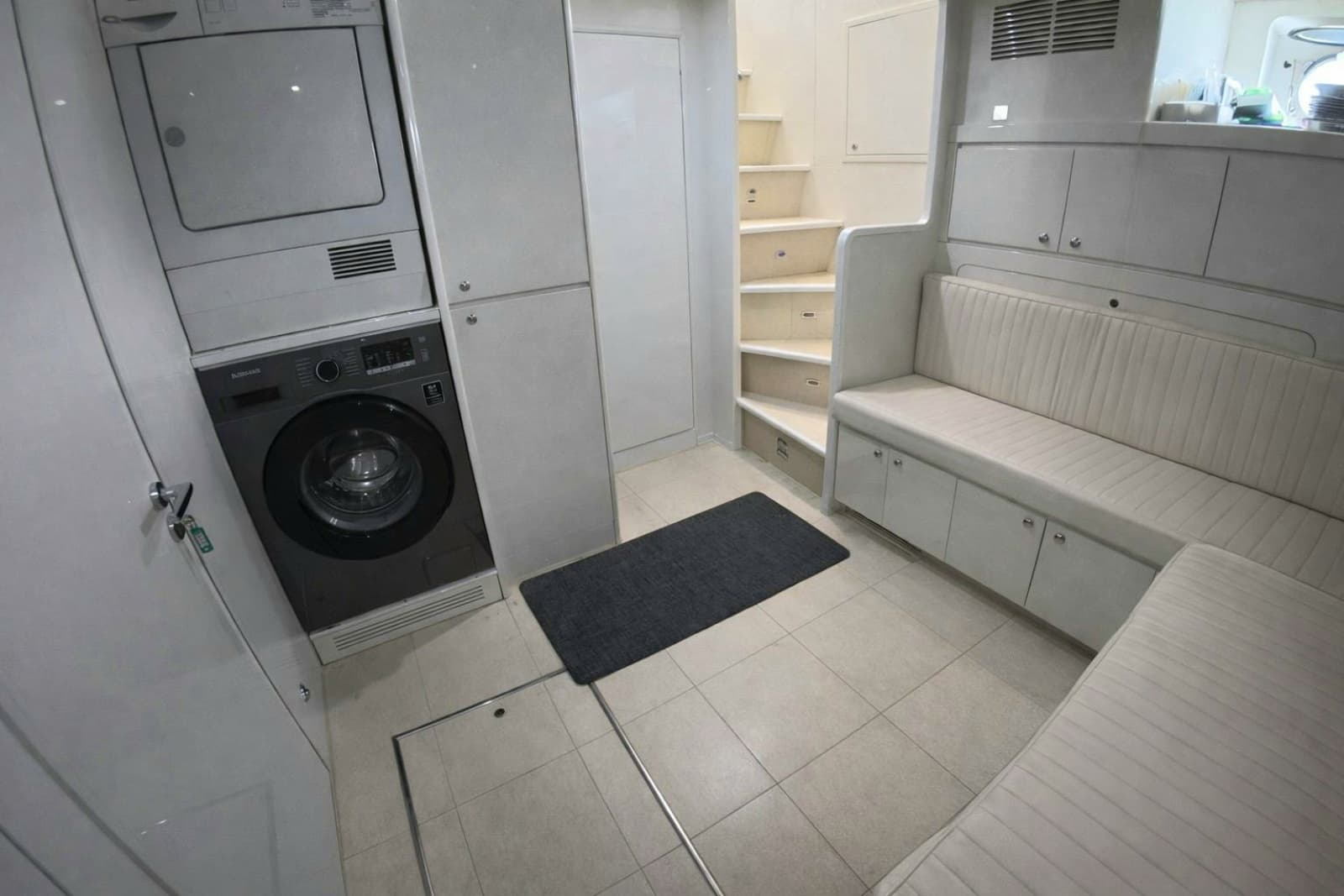 2005 Falcon Falcon 102 Flybridge