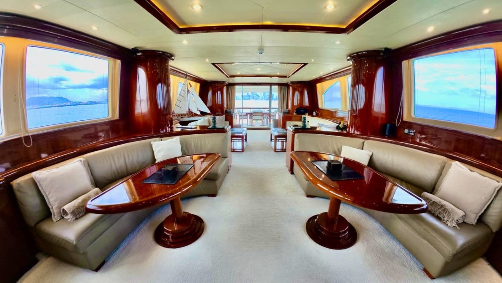 2005 Falcon Falcon 102 Flybridge