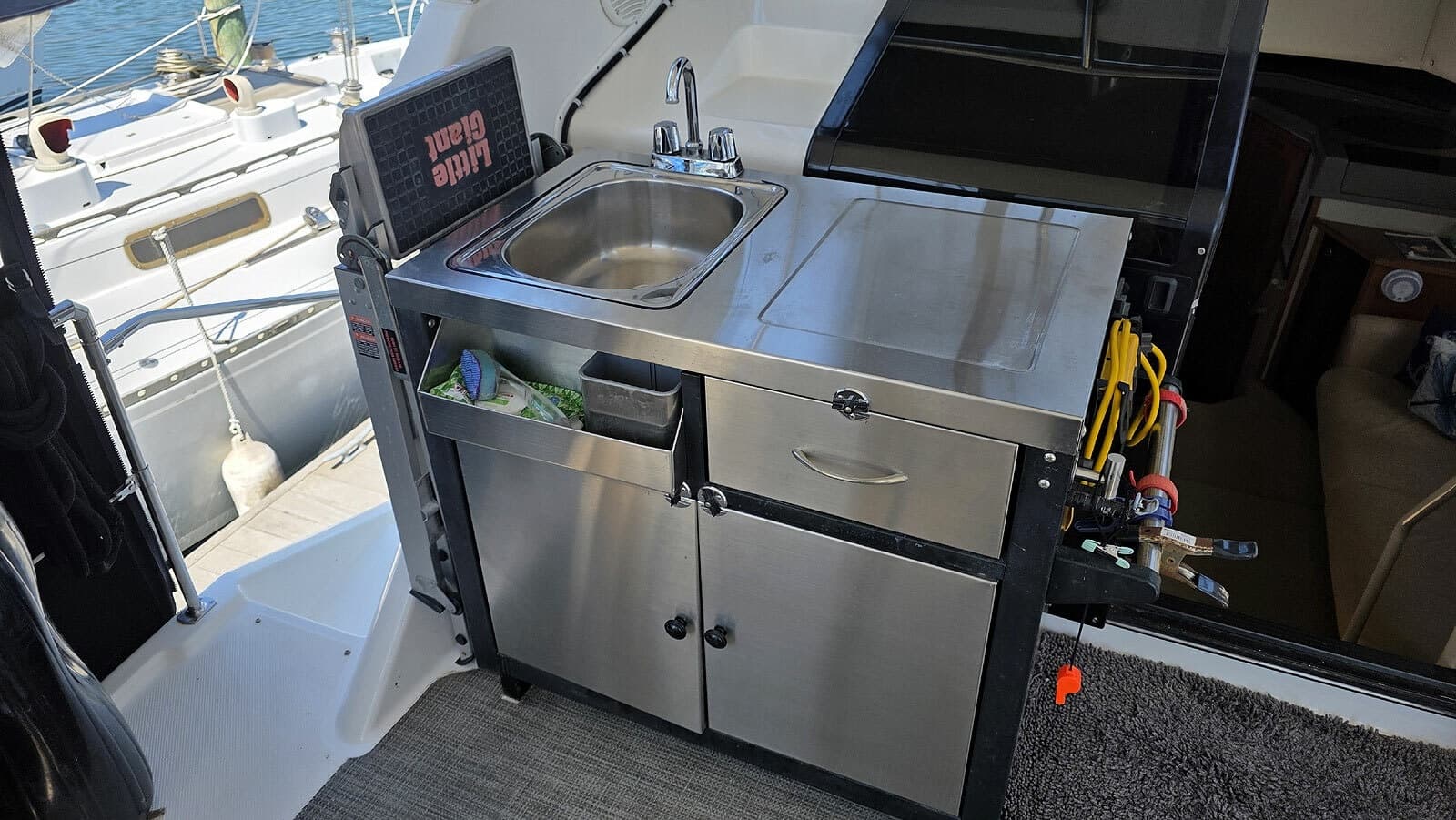Sundeck Wetbar